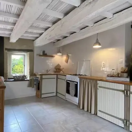 Hébergement de vacances Maison D'amis Salles-Lavalette