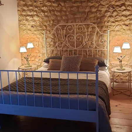 Maison D'amis * Salles-Lavalette
